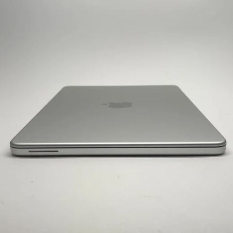 Apple MacBook Neo – 13-inch, A18 Pro Chip, 8GB RAM, 256GB SSD, 6-core CPU, 5-core GPU, Silver